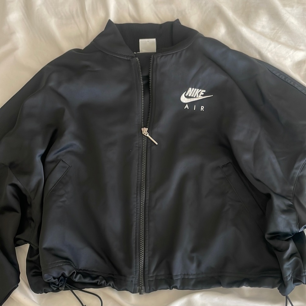 CROPPED NIKE WIND BREAKER